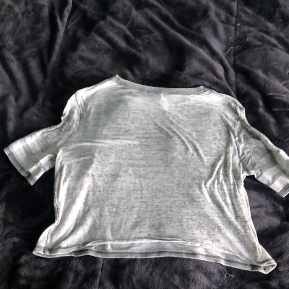 gray cropped t shirt from forever 21 - Picture 3 of 3